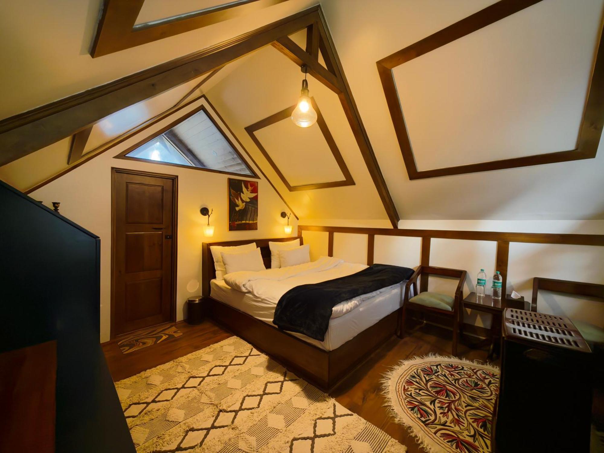Solomons Gray Villa Tangmarg Bilik gambar
